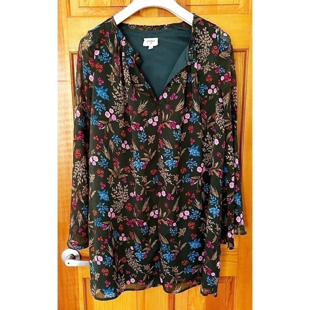 Everly Womens Floral Mini Dress Sz M Green Short Long Sleeve Lined Fall Autumn